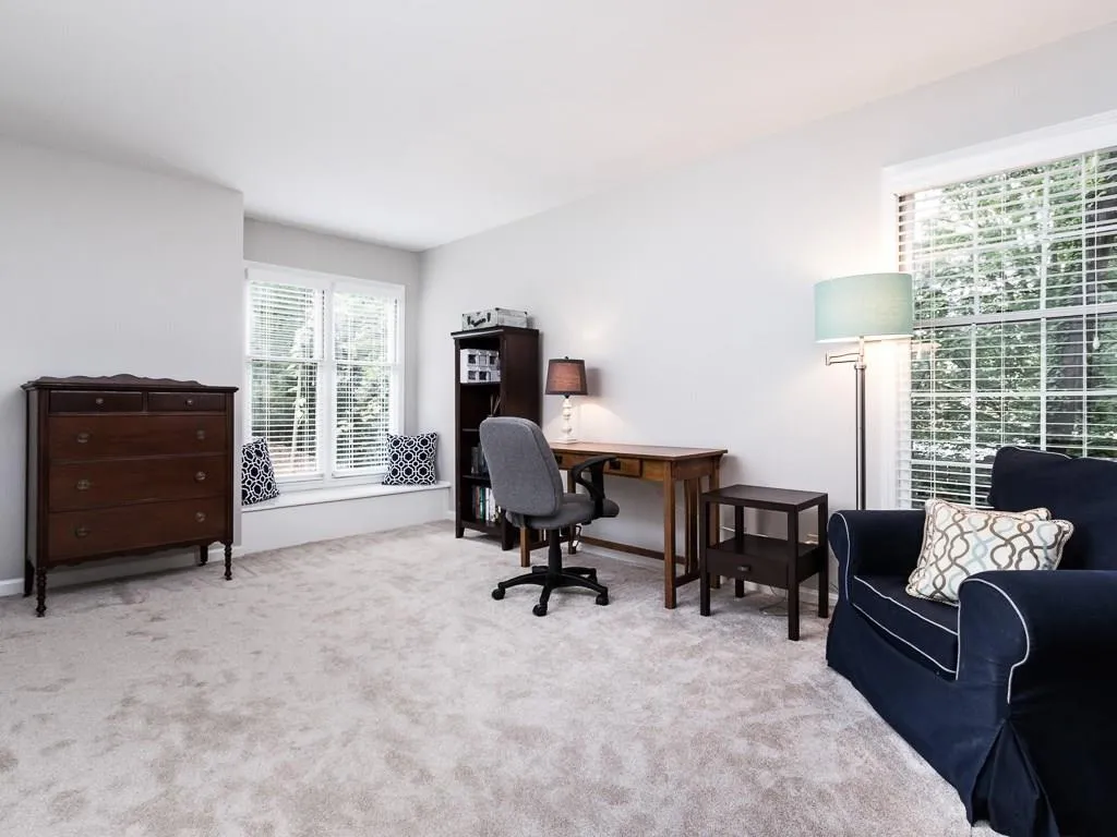 702 Garden Court, Atlanta, Georgia 30328, 2 Bedrooms Bedrooms, ,2 BathroomsBathrooms,Residential,Sold,702 Garden Court,5901785