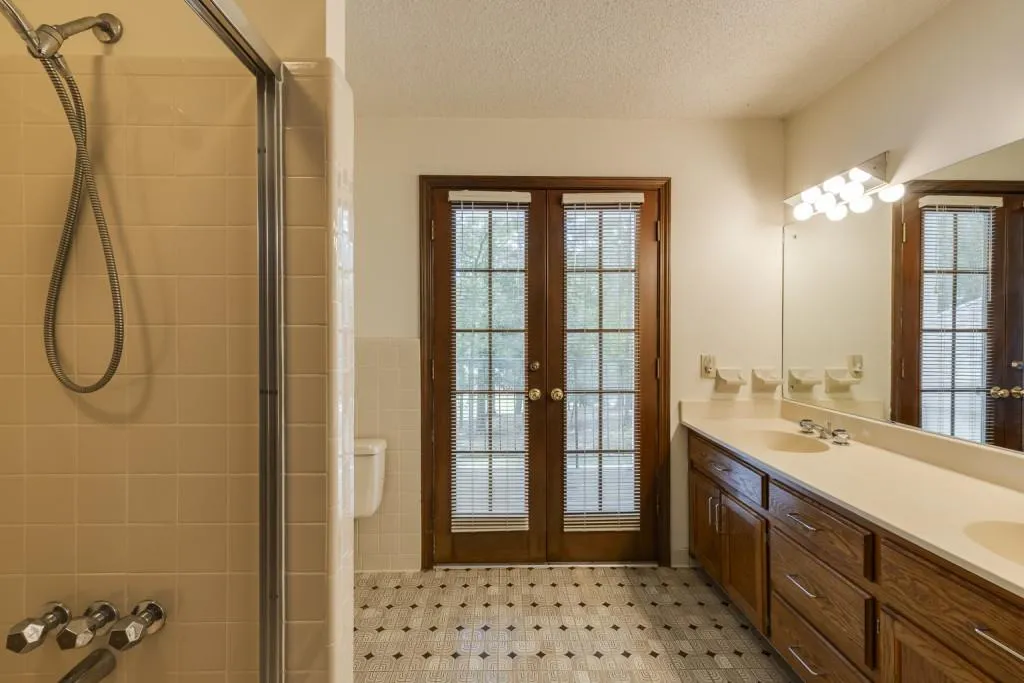 3205 Spalding Drive, Sandy Springs, Georgia 30350, 5 Bedrooms Bedrooms, ,4 BathroomsBathrooms,Residential,Sold,3205 Spalding Drive,7423848