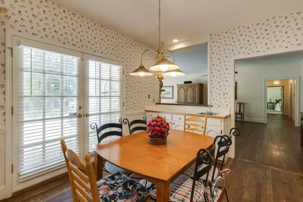 3205 Spalding Drive, Sandy Springs, Georgia 30350, 5 Bedrooms Bedrooms, ,4 BathroomsBathrooms,Residential,Sold,3205 Spalding Drive,7423848