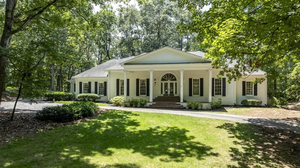 3205 Spalding Drive, Sandy Springs, Georgia 30350, 5 Bedrooms Bedrooms, ,4 BathroomsBathrooms,Residential,Sold,3205 Spalding Drive,7423848