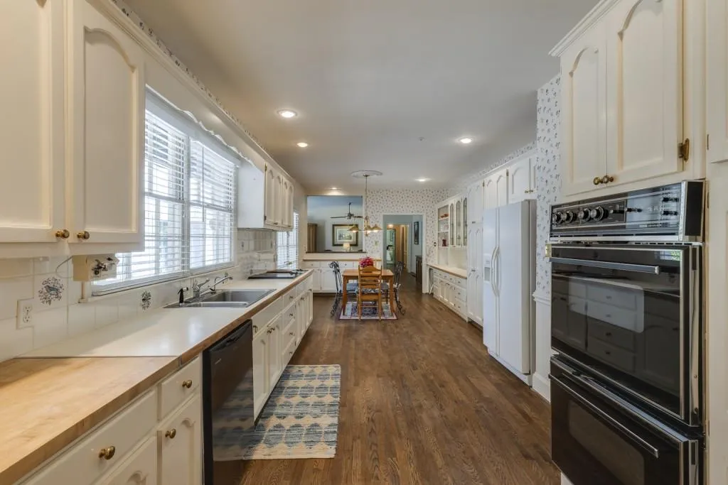 3205 Spalding Drive, Sandy Springs, Georgia 30350, 5 Bedrooms Bedrooms, ,4 BathroomsBathrooms,Residential,Sold,3205 Spalding Drive,7423848