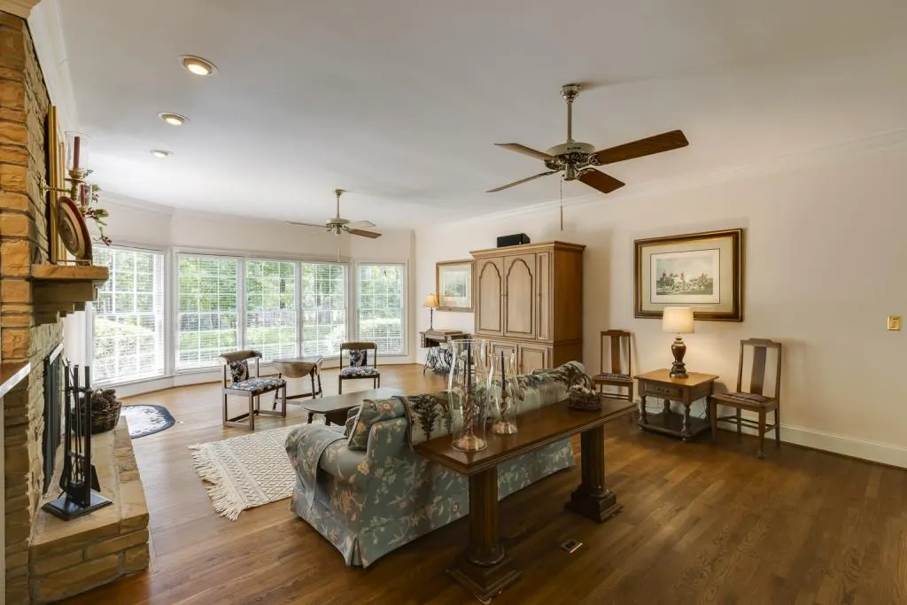 3205 Spalding Drive, Sandy Springs, Georgia 30350, 5 Bedrooms Bedrooms, ,4 BathroomsBathrooms,Residential,Sold,3205 Spalding Drive,7423848