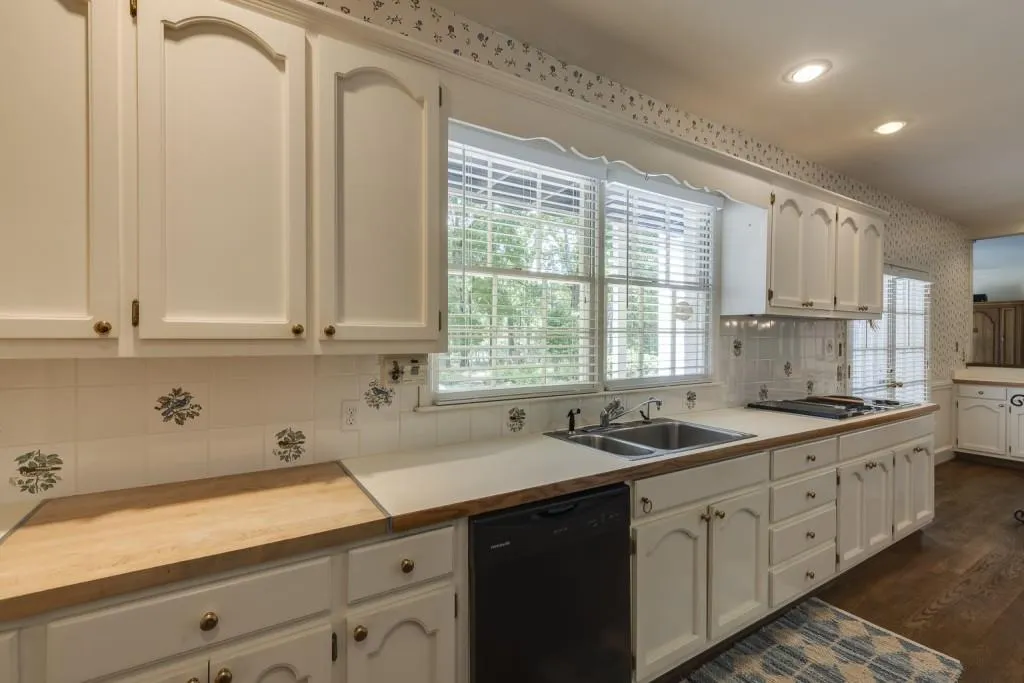 3205 Spalding Drive, Sandy Springs, Georgia 30350, 5 Bedrooms Bedrooms, ,4 BathroomsBathrooms,Residential,Sold,3205 Spalding Drive,7423848