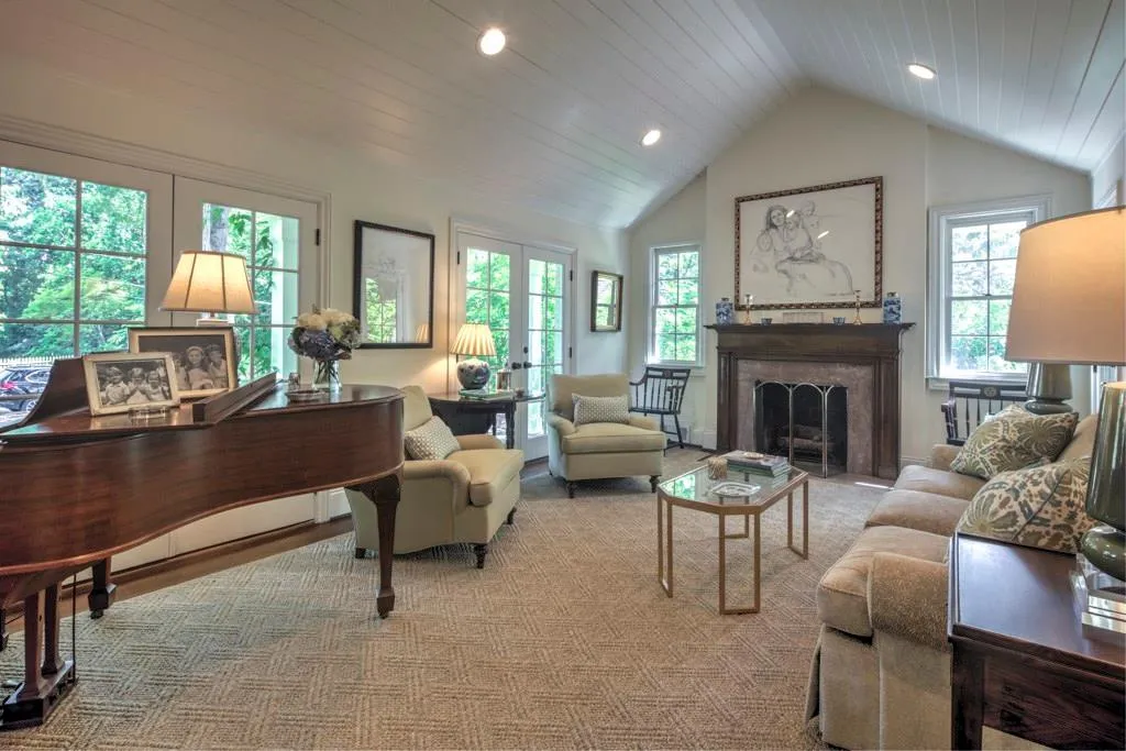 2772 Dover Road, Atlanta, Georgia 30327, 5 Bedrooms Bedrooms, ,4 BathroomsBathrooms,Residential,Sold,2772 Dover Road,5855115