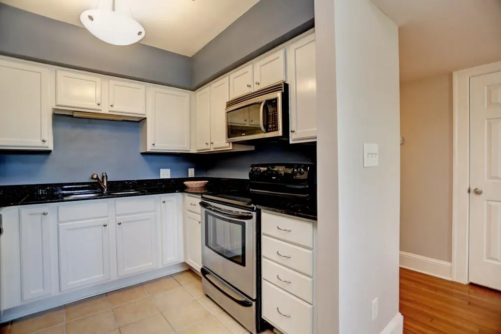 2855 Peachtree Road Ne Unit 311, Atlanta, Georgia 30305, 2 Bedrooms Bedrooms, ,2 BathroomsBathrooms,Residential,Sold,2855 Peachtree Road Ne Unit 311,5678032