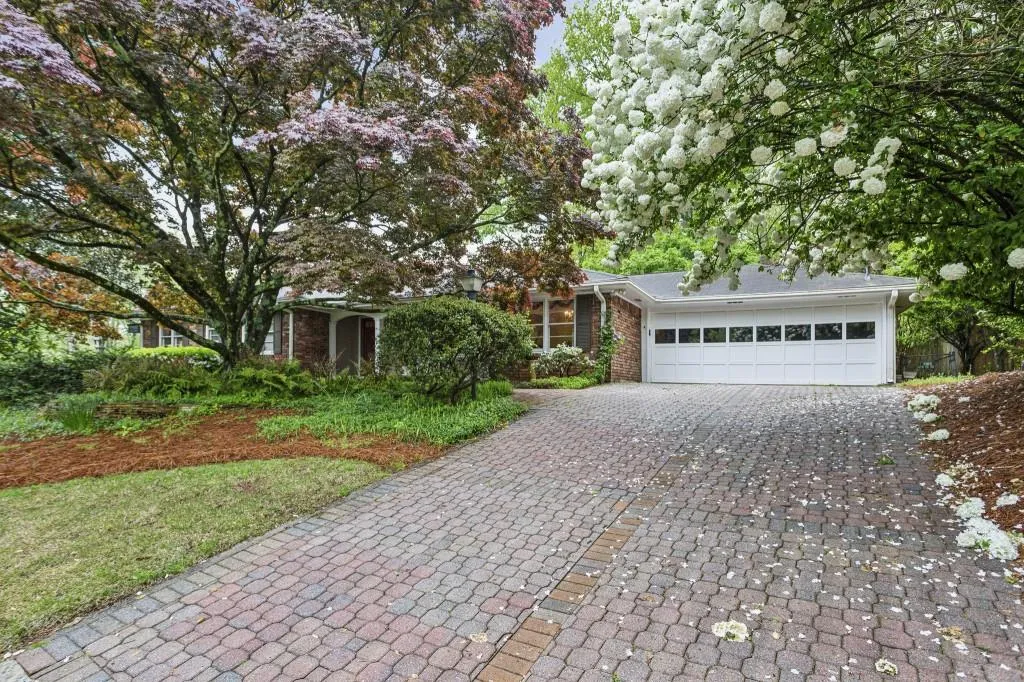 255 Beachland Drive, Atlanta, Georgia 30342, 3 Bedrooms Bedrooms, ,3 BathroomsBathrooms,Residential,Sold,255 Beachland Drive,7369030