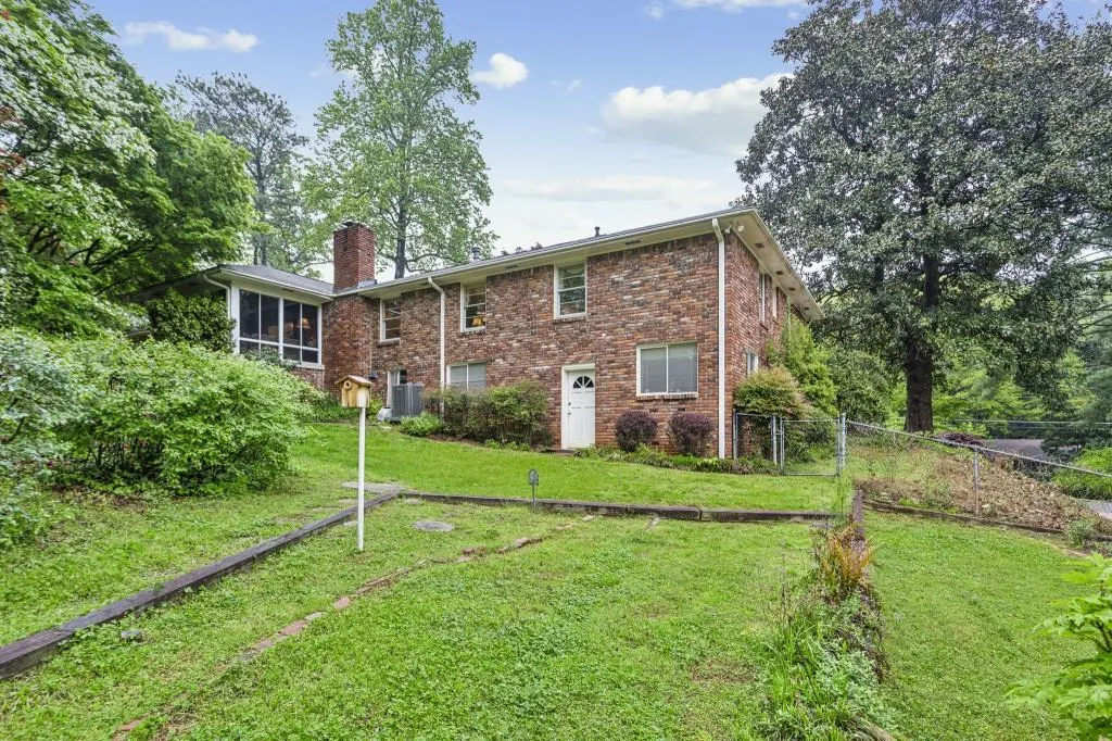 255 Beachland Drive, Atlanta, Georgia 30342, 3 Bedrooms Bedrooms, ,3 BathroomsBathrooms,Residential,Sold,255 Beachland Drive,7369030