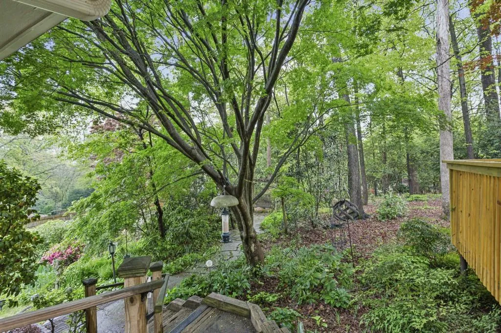 255 Beachland Drive, Atlanta, Georgia 30342, 3 Bedrooms Bedrooms, ,3 BathroomsBathrooms,Residential,Sold,255 Beachland Drive,7369030