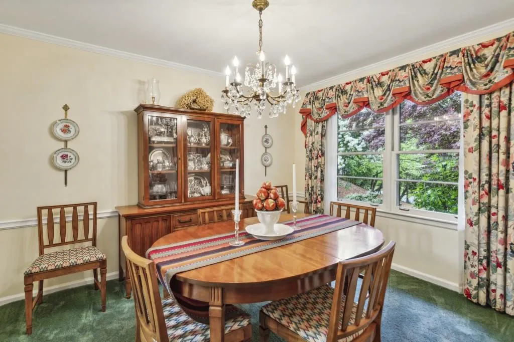 255 Beachland Drive, Atlanta, Georgia 30342, 3 Bedrooms Bedrooms, ,3 BathroomsBathrooms,Residential,Sold,255 Beachland Drive,7369030