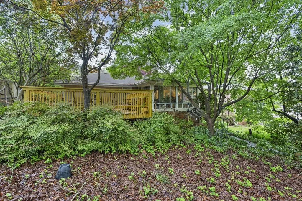 255 Beachland Drive, Atlanta, Georgia 30342, 3 Bedrooms Bedrooms, ,3 BathroomsBathrooms,Residential,Sold,255 Beachland Drive,7369030