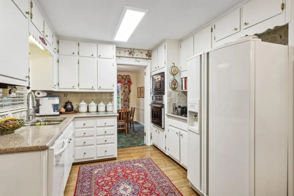 255 Beachland Drive, Atlanta, Georgia 30342, 3 Bedrooms Bedrooms, ,3 BathroomsBathrooms,Residential,Sold,255 Beachland Drive,7369030