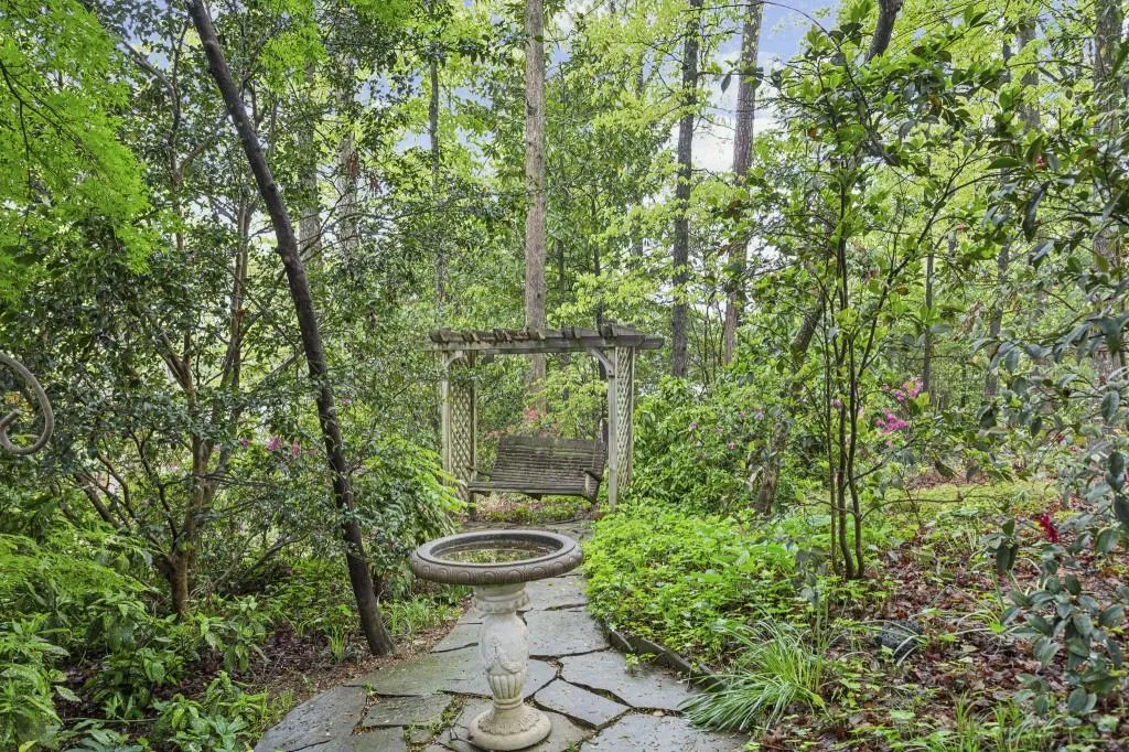 255 Beachland Drive, Atlanta, Georgia 30342, 3 Bedrooms Bedrooms, ,3 BathroomsBathrooms,Residential,Sold,255 Beachland Drive,7369030