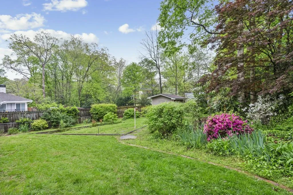 255 Beachland Drive, Atlanta, Georgia 30342, 3 Bedrooms Bedrooms, ,3 BathroomsBathrooms,Residential,Sold,255 Beachland Drive,7369030