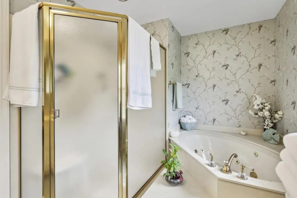 255 Beachland Drive, Atlanta, Georgia 30342, 3 Bedrooms Bedrooms, ,3 BathroomsBathrooms,Residential,Sold,255 Beachland Drive,7369030