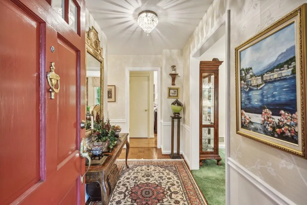 255 Beachland Drive, Atlanta, Georgia 30342, 3 Bedrooms Bedrooms, ,3 BathroomsBathrooms,Residential,Sold,255 Beachland Drive,7369030