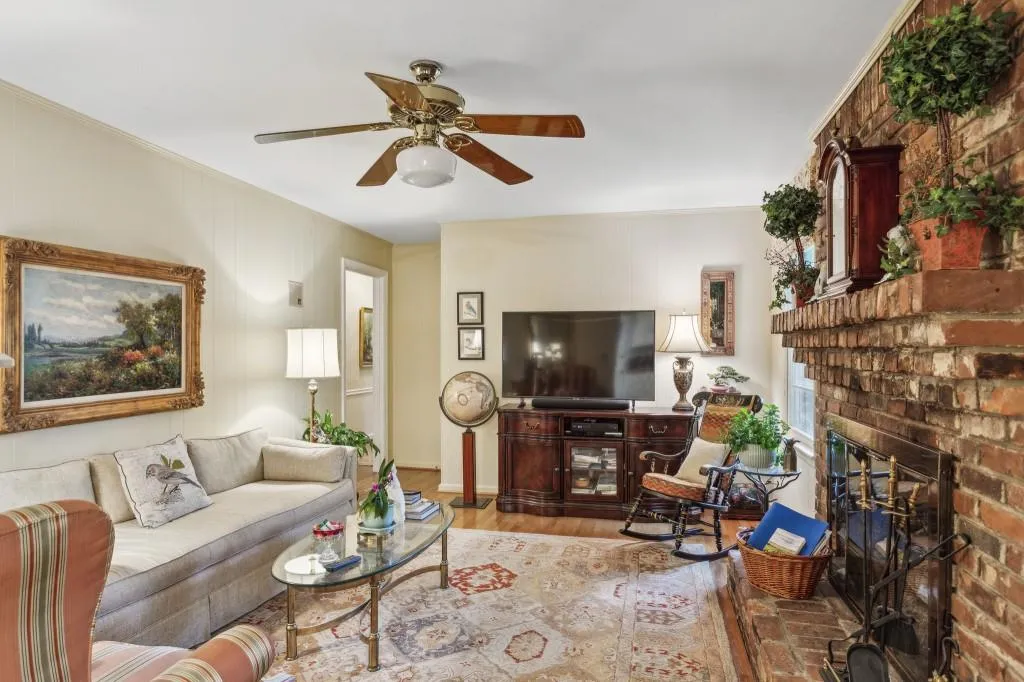 255 Beachland Drive, Atlanta, Georgia 30342, 3 Bedrooms Bedrooms, ,3 BathroomsBathrooms,Residential,Sold,255 Beachland Drive,7369030