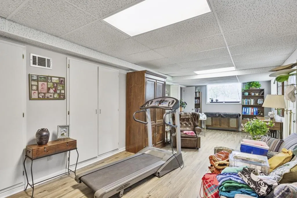 255 Beachland Drive, Atlanta, Georgia 30342, 3 Bedrooms Bedrooms, ,3 BathroomsBathrooms,Residential,Sold,255 Beachland Drive,7369030