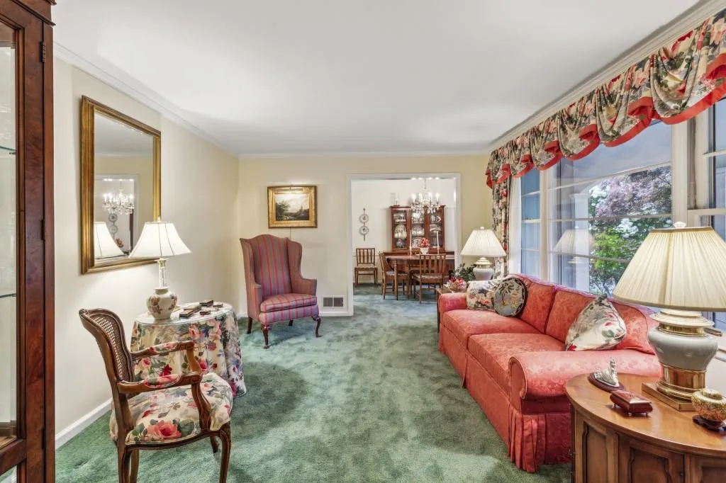 255 Beachland Drive, Atlanta, Georgia 30342, 3 Bedrooms Bedrooms, ,3 BathroomsBathrooms,Residential,Sold,255 Beachland Drive,7369030