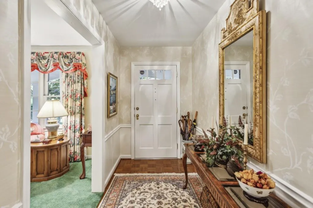 255 Beachland Drive, Atlanta, Georgia 30342, 3 Bedrooms Bedrooms, ,3 BathroomsBathrooms,Residential,Sold,255 Beachland Drive,7369030