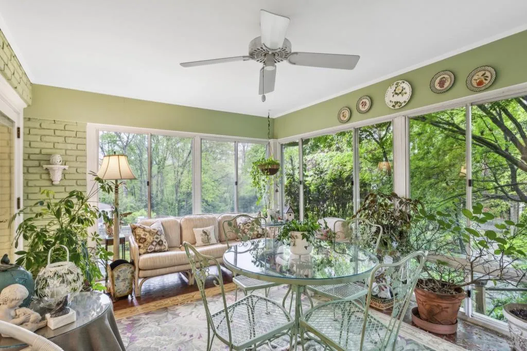 255 Beachland Drive, Atlanta, Georgia 30342, 3 Bedrooms Bedrooms, ,3 BathroomsBathrooms,Residential,Sold,255 Beachland Drive,7369030