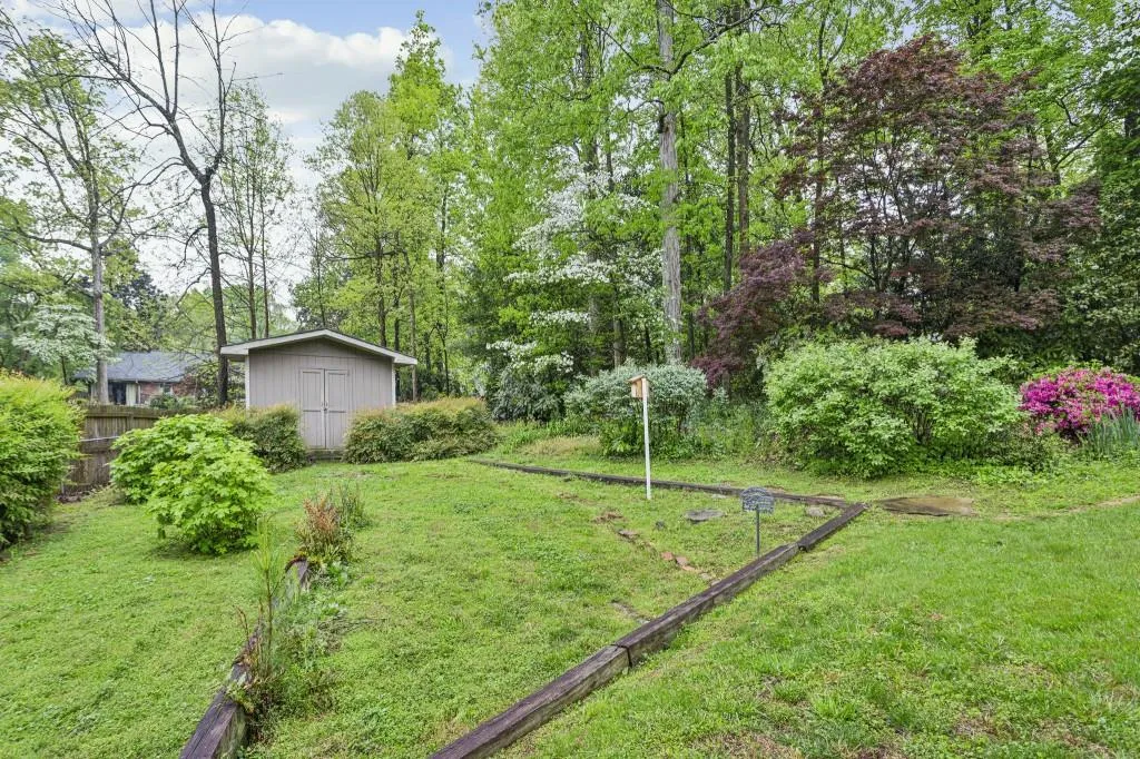 255 Beachland Drive, Atlanta, Georgia 30342, 3 Bedrooms Bedrooms, ,3 BathroomsBathrooms,Residential,Sold,255 Beachland Drive,7369030