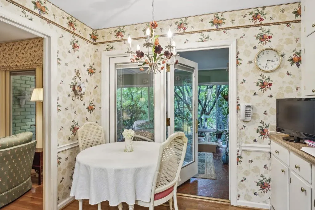 255 Beachland Drive, Atlanta, Georgia 30342, 3 Bedrooms Bedrooms, ,3 BathroomsBathrooms,Residential,Sold,255 Beachland Drive,7369030