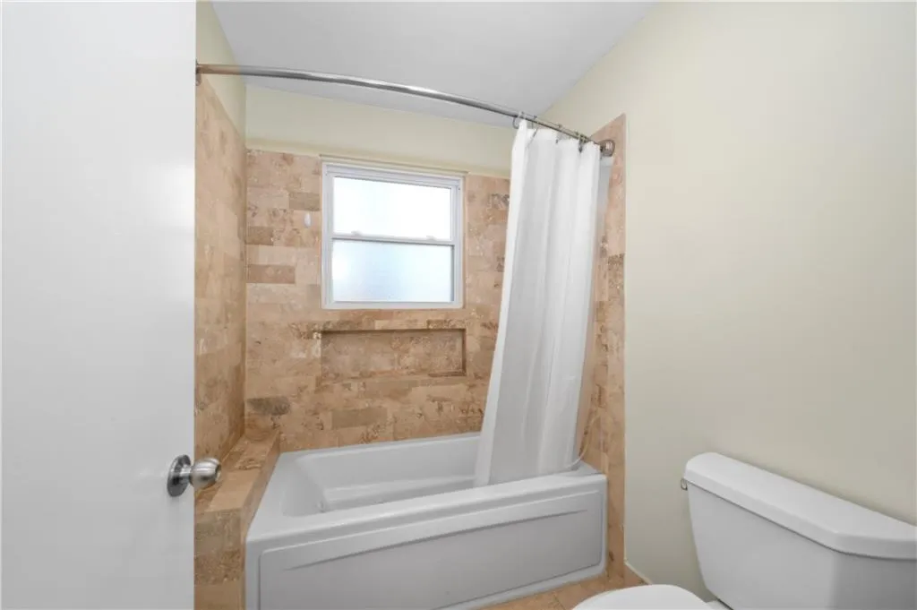 71 Dunwoody Springs Drive, Atlanta, Georgia 30328, 3 Bedrooms Bedrooms, ,2 BathroomsBathrooms,Residential,Sold,71 Dunwoody Springs Drive,7494054