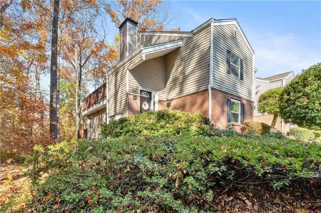 71 Dunwoody Springs Drive, Atlanta, Georgia 30328, 3 Bedrooms Bedrooms, ,2 BathroomsBathrooms,Residential,Sold,71 Dunwoody Springs Drive,7494054