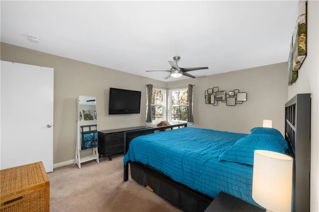 71 Dunwoody Springs Drive, Atlanta, Georgia 30328, 3 Bedrooms Bedrooms, ,2 BathroomsBathrooms,Residential,Sold,71 Dunwoody Springs Drive,7494054