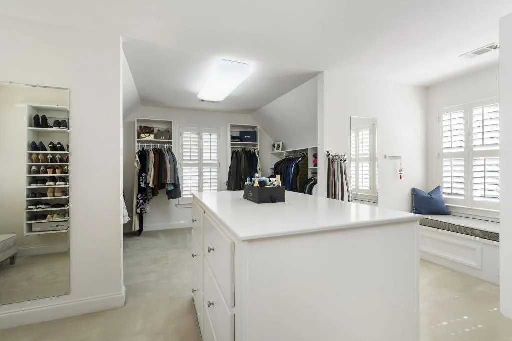 7922 Stratford Lane, Sandy Springs, Georgia 30350, 4 Bedrooms Bedrooms, ,4 BathroomsBathrooms,Residential,For Sale,7922 Stratford Lane,7746396