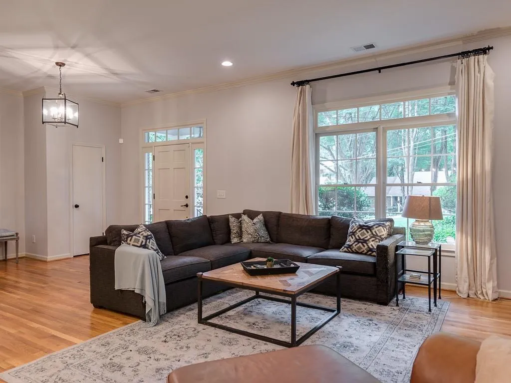 330 Forest Valley Court, Atlanta, Georgia 30342, 4 Bedrooms Bedrooms, ,2 BathroomsBathrooms,Residential,Sold,330 Forest Valley Court,6583773