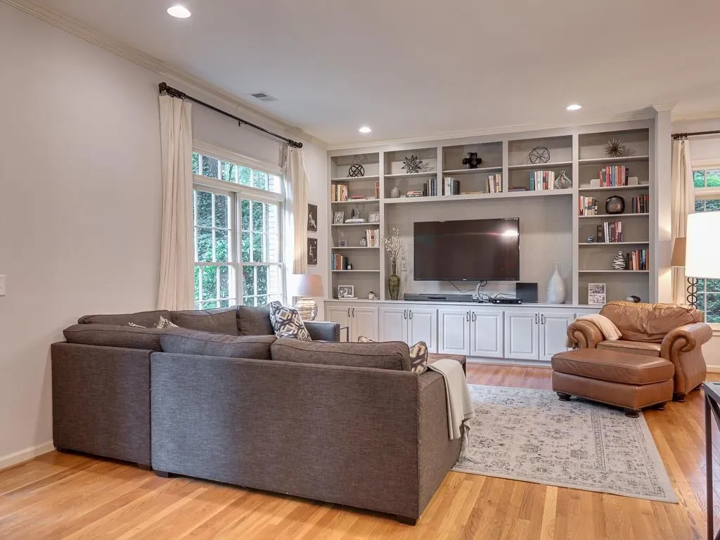 330 Forest Valley Court, Atlanta, Georgia 30342, 4 Bedrooms Bedrooms, ,2 BathroomsBathrooms,Residential,Sold,330 Forest Valley Court,6583773
