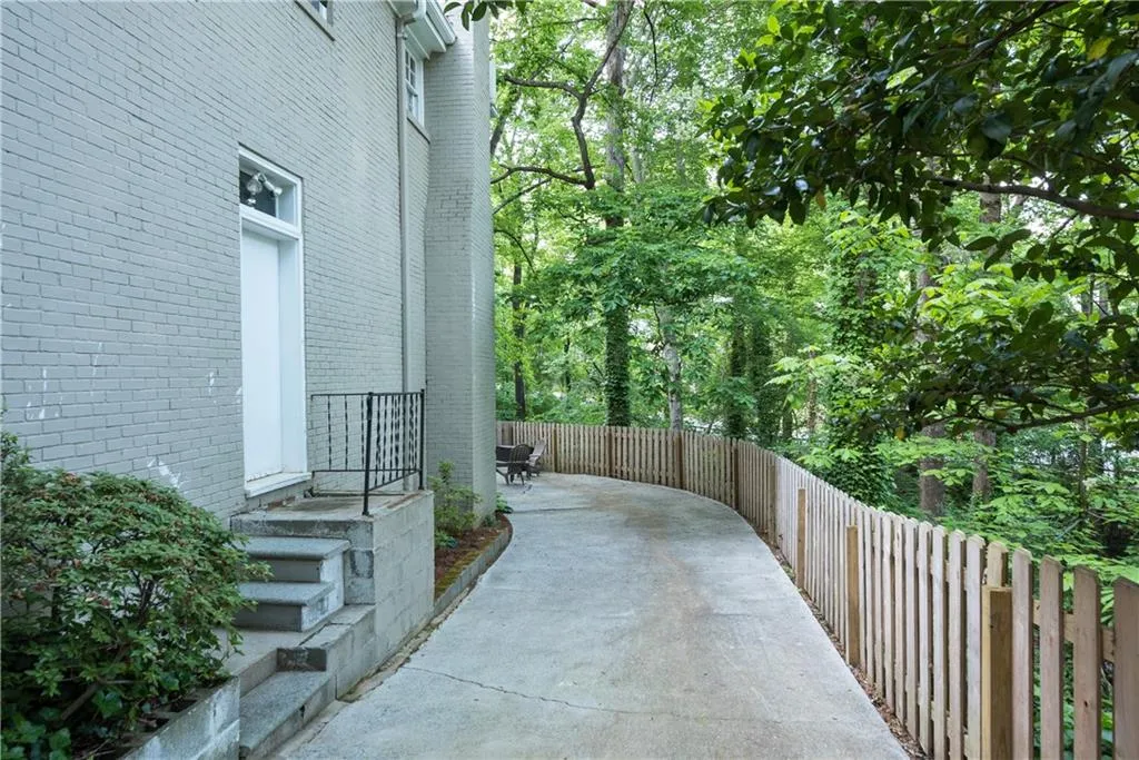 330 Forest Valley Court, Atlanta, Georgia 30342, 4 Bedrooms Bedrooms, ,2 BathroomsBathrooms,Residential,Sold,330 Forest Valley Court,6583773