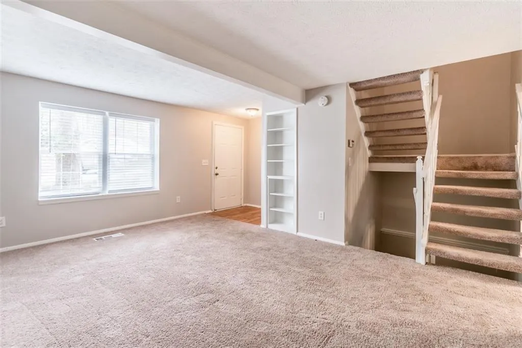 8869 Roberts Drive, Atlanta, Georgia 30350, 2 Bedrooms Bedrooms, ,2 BathroomsBathrooms,Residential,Sold,8869 Roberts Drive,6518417