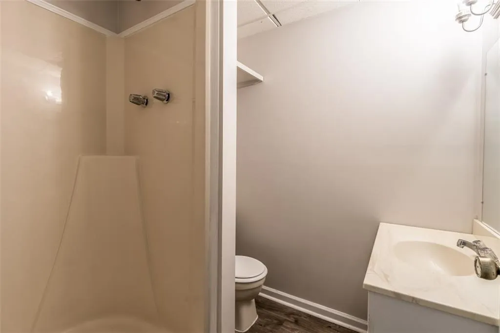 8869 Roberts Drive, Atlanta, Georgia 30350, 2 Bedrooms Bedrooms, ,2 BathroomsBathrooms,Residential,Sold,8869 Roberts Drive,6518417