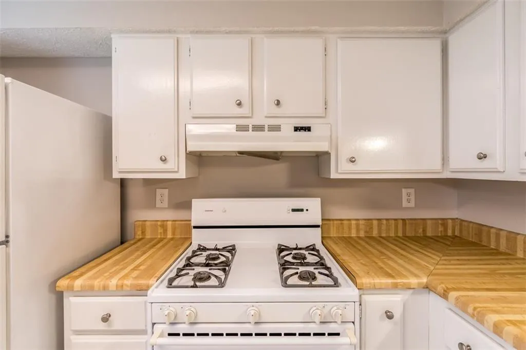 8869 Roberts Drive, Atlanta, Georgia 30350, 2 Bedrooms Bedrooms, ,2 BathroomsBathrooms,Residential,Sold,8869 Roberts Drive,6518417