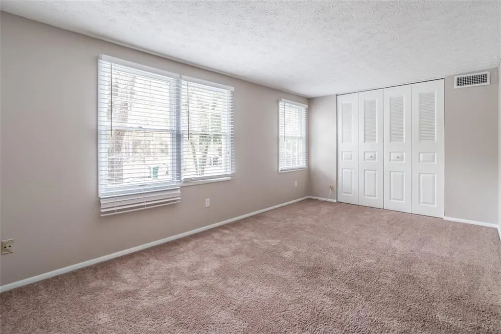 8869 Roberts Drive, Atlanta, Georgia 30350, 2 Bedrooms Bedrooms, ,2 BathroomsBathrooms,Residential,Sold,8869 Roberts Drive,6518417