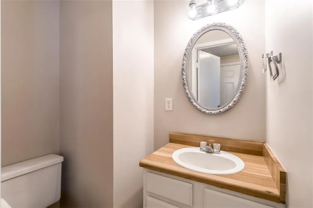 8869 Roberts Drive, Atlanta, Georgia 30350, 2 Bedrooms Bedrooms, ,2 BathroomsBathrooms,Residential,Sold,8869 Roberts Drive,6518417