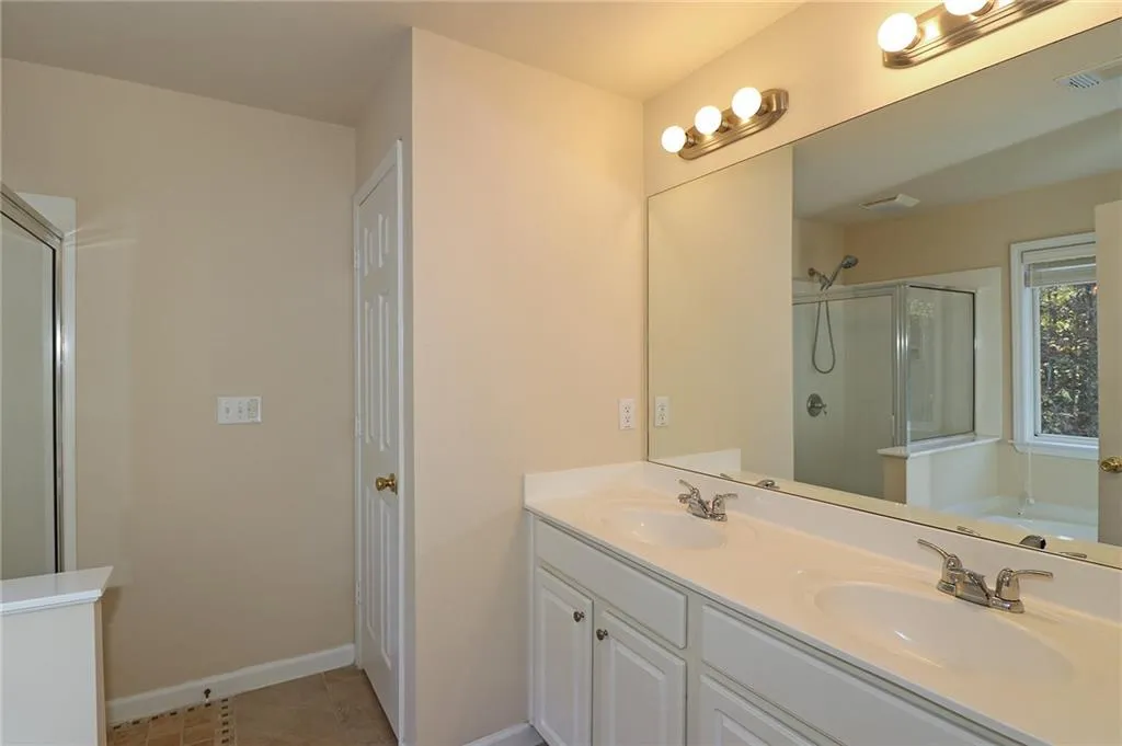 647 Coligny Court, Sandy Springs, Georgia 30350, 4 Bedrooms Bedrooms, ,3 BathroomsBathrooms,Residential,Sold,647 Coligny Court,6105850