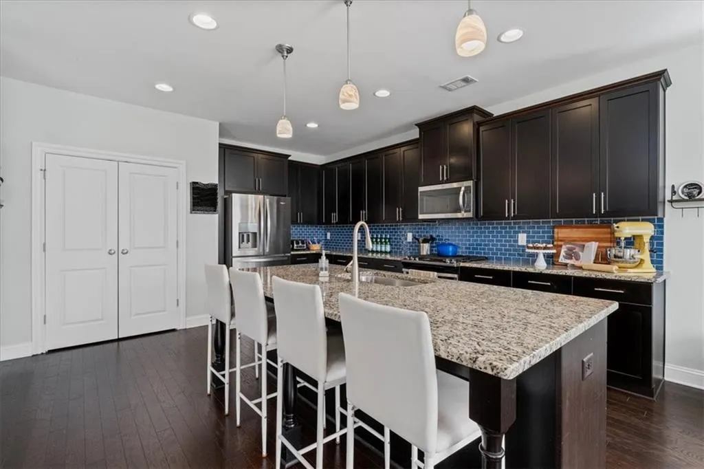 2100 Drew Drive Nw, Atlanta, Georgia 30318, 4 Bedrooms Bedrooms, ,3 BathroomsBathrooms,Residential,For Sale,2100 Drew Drive Nw,7631111