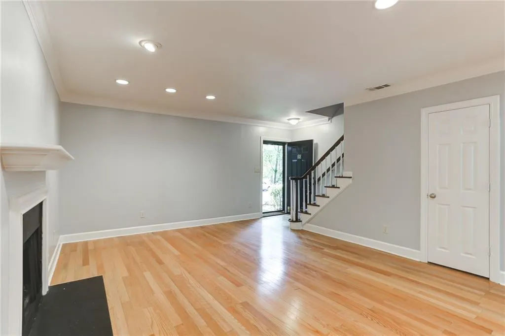 7500 Roswell Road Unit 88, Sandy Springs, Georgia 30350, 2 Bedrooms Bedrooms, ,2 BathroomsBathrooms,Residential,Sold,7500 Roswell Road Unit 88,6551765
