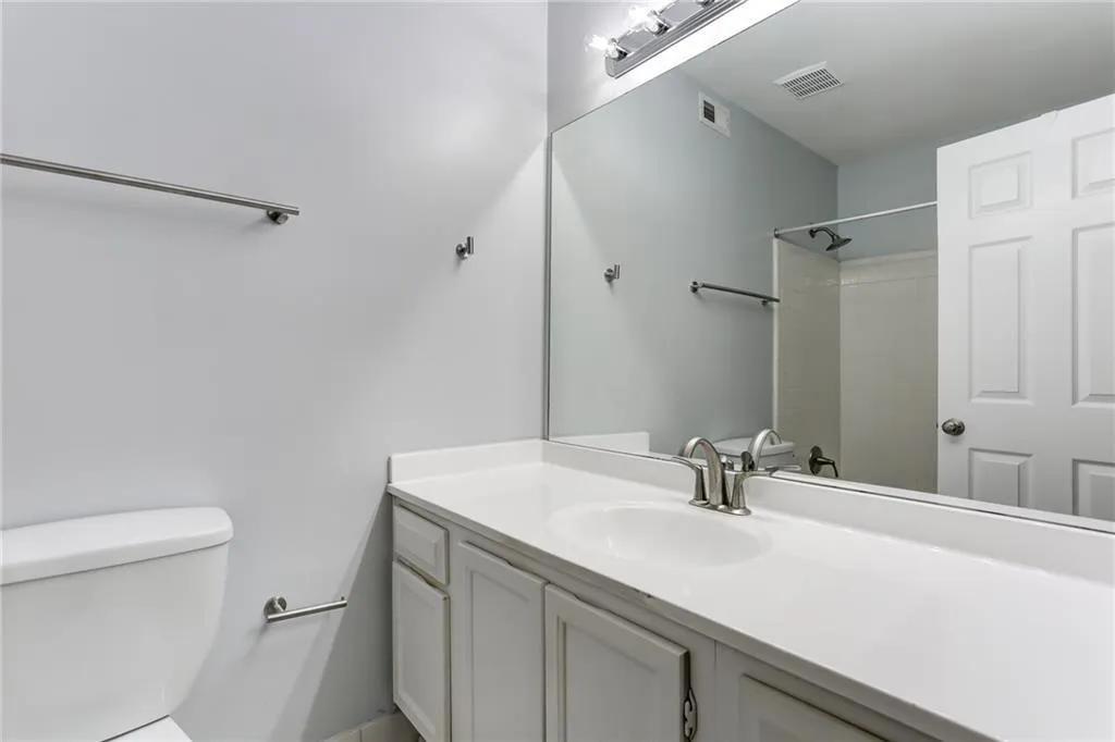 7500 Roswell Road Unit 88, Sandy Springs, Georgia 30350, 2 Bedrooms Bedrooms, ,2 BathroomsBathrooms,Residential,Sold,7500 Roswell Road Unit 88,6551765