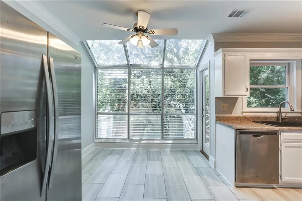 7500 Roswell Road Unit 88, Sandy Springs, Georgia 30350, 2 Bedrooms Bedrooms, ,2 BathroomsBathrooms,Residential,Sold,7500 Roswell Road Unit 88,6551765