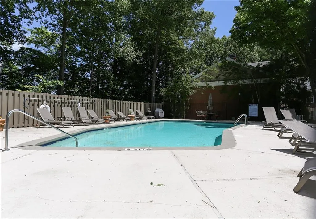7500 Roswell Road Unit 88, Sandy Springs, Georgia 30350, 2 Bedrooms Bedrooms, ,2 BathroomsBathrooms,Residential,Sold,7500 Roswell Road Unit 88,6551765