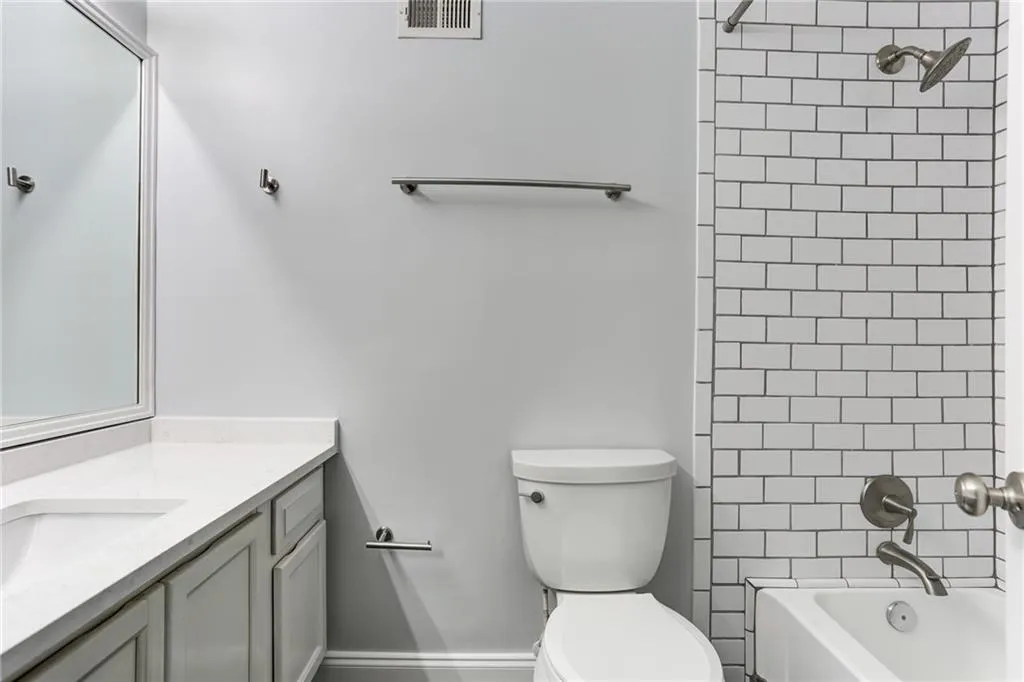 7500 Roswell Road Unit 88, Sandy Springs, Georgia 30350, 2 Bedrooms Bedrooms, ,2 BathroomsBathrooms,Residential,Sold,7500 Roswell Road Unit 88,6551765