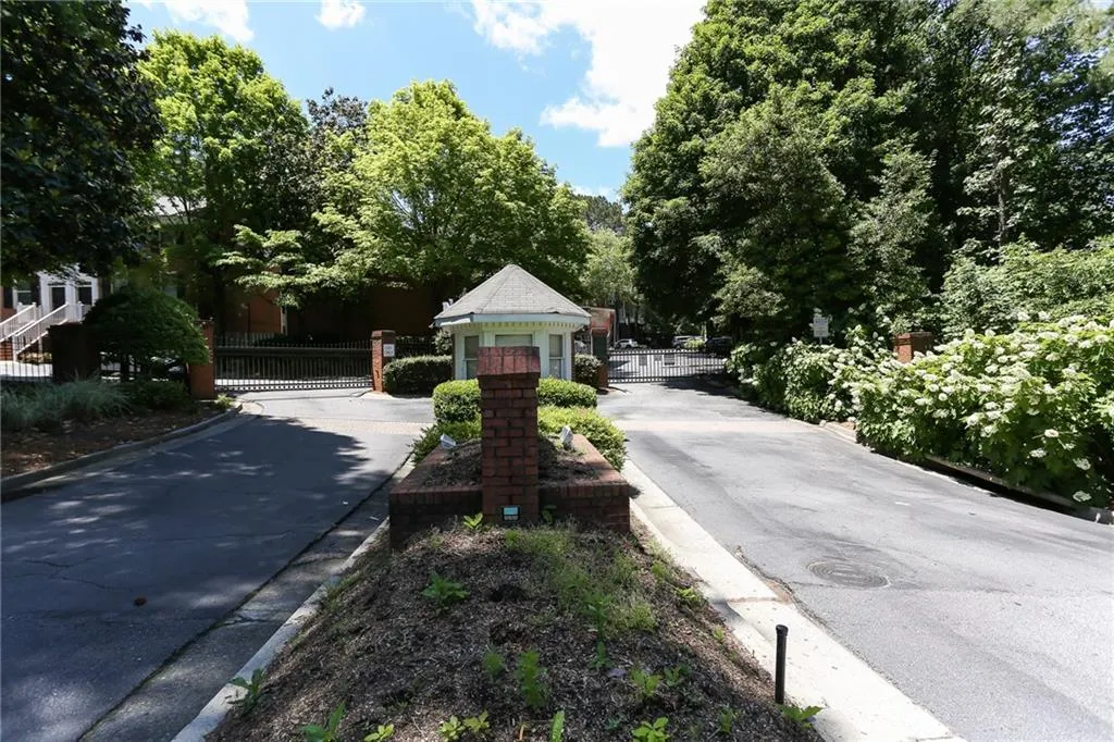 7500 Roswell Road Unit 88, Sandy Springs, Georgia 30350, 2 Bedrooms Bedrooms, ,2 BathroomsBathrooms,Residential,Sold,7500 Roswell Road Unit 88,6551765
