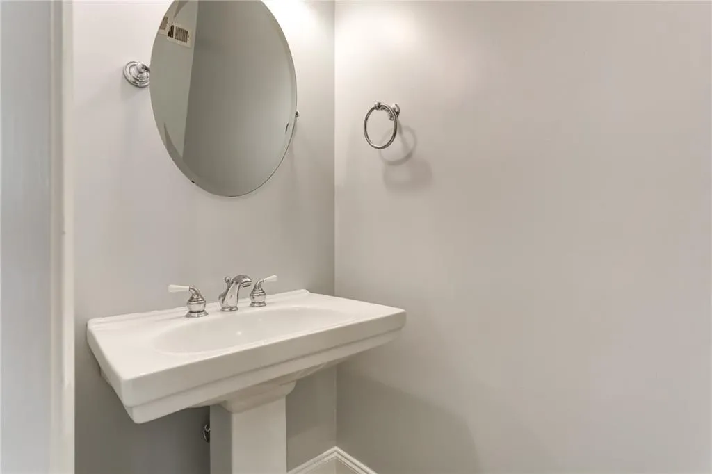 7500 Roswell Road Unit 88, Sandy Springs, Georgia 30350, 2 Bedrooms Bedrooms, ,2 BathroomsBathrooms,Residential,Sold,7500 Roswell Road Unit 88,6551765