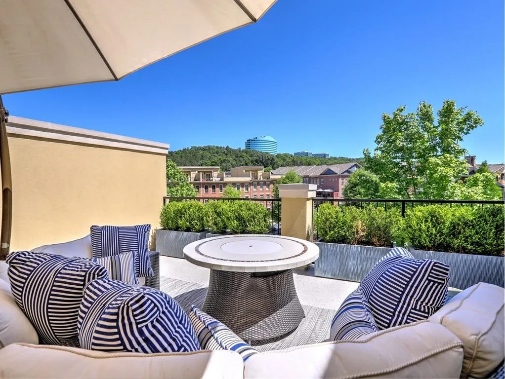 1417 River Vista Drive, Atlanta, Georgia 30339, 4 Bedrooms Bedrooms, ,4 BathroomsBathrooms,Residential,Sold,1417 River Vista Drive,6725413