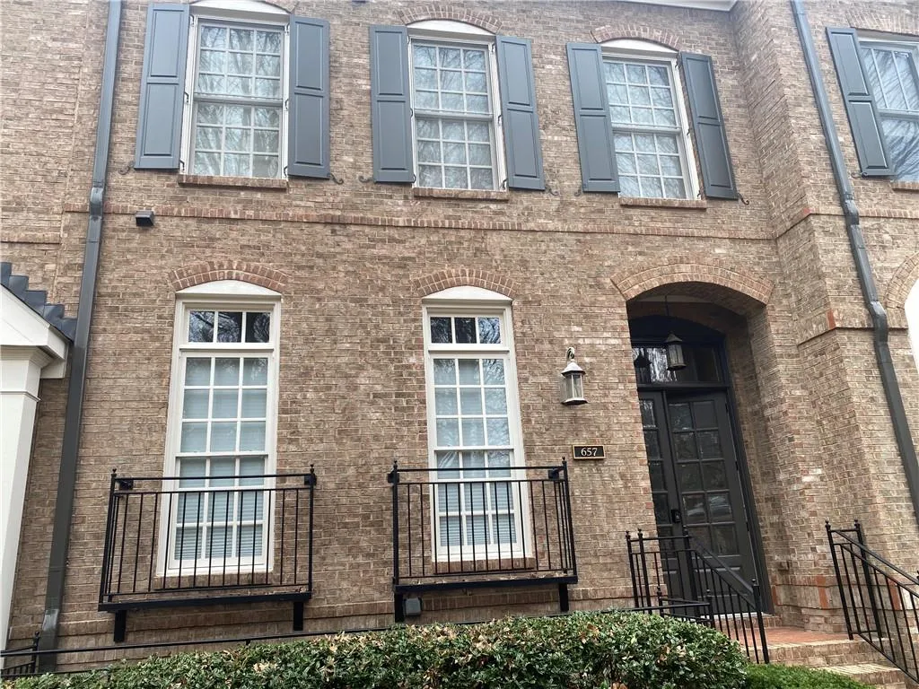657 Lockton Place, Atlanta, Georgia 30342, 4 Bedrooms Bedrooms, ,4 BathroomsBathrooms,Residential,For Sale,657 Lockton Place,7725775