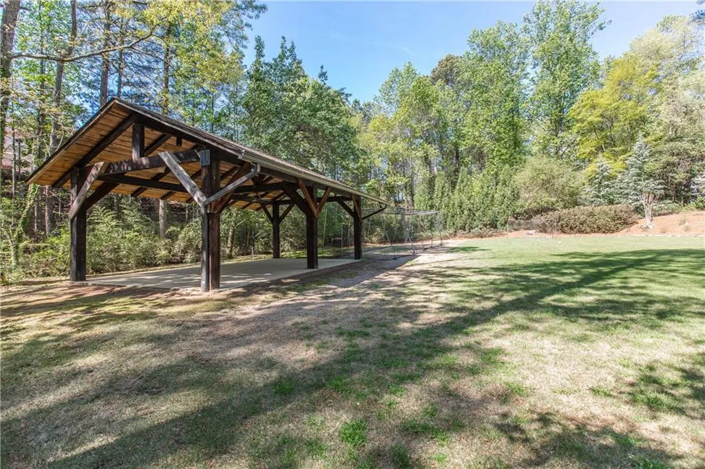 1503 Sunnybrook Farm Road, Sandy Springs, Georgia 30350, 6 Bedrooms Bedrooms, ,6 BathroomsBathrooms,Residential,Sold,1503 Sunnybrook Farm Road,5832993